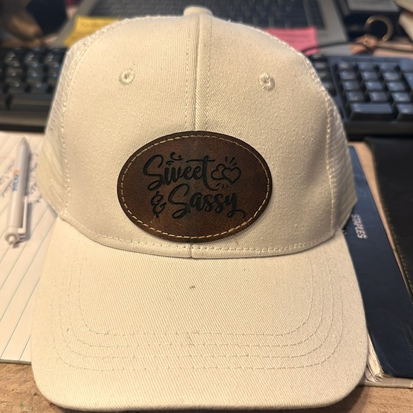 White mesh ball cap with custom leather patch that says sweet & Sassy - Picture 1 of 3